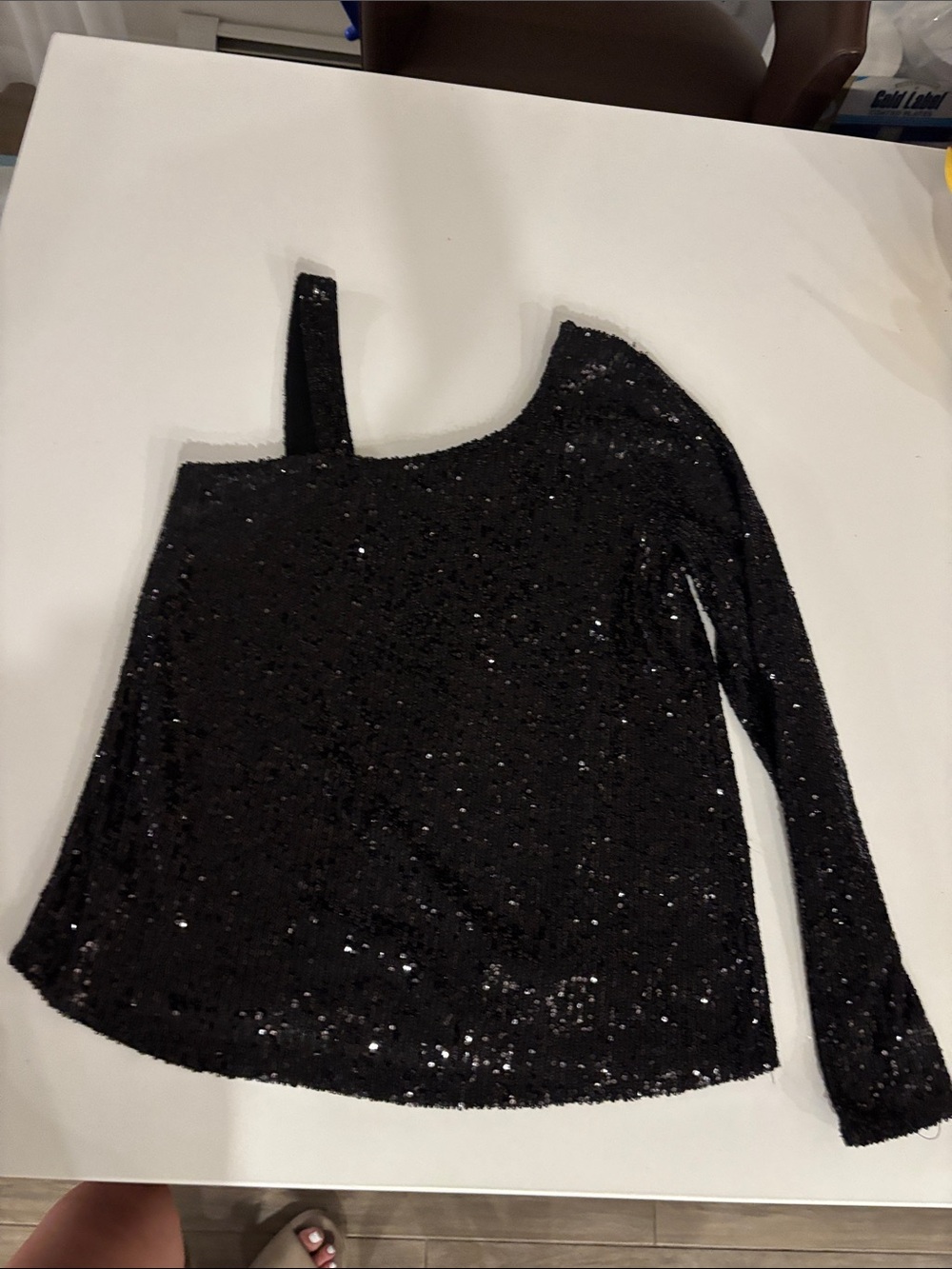 Cable & Gauge Black One-Shoulder Sequin Tunic Top